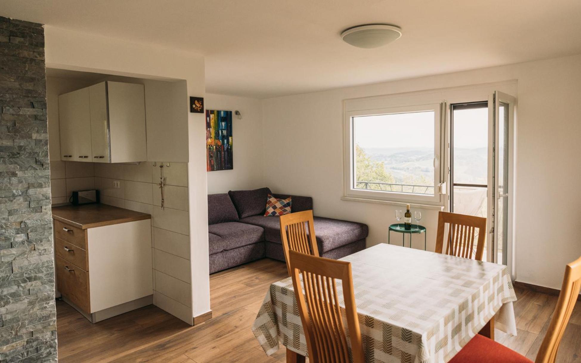 Apartma Hisa Na Ravnah With Hot Tub Pišece Extérieur photo