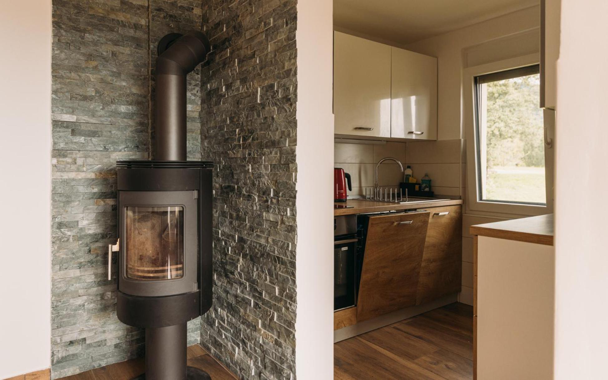 Apartma Hisa Na Ravnah With Hot Tub Pišece Extérieur photo